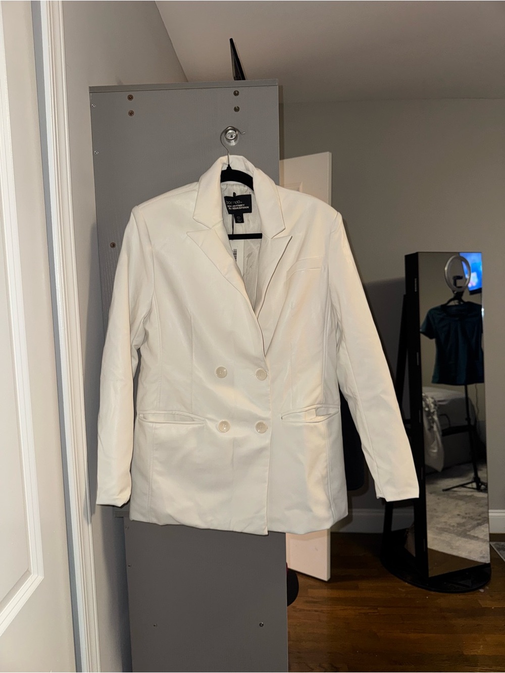 Kourtney Kardashian Limited Edition Boohoo Womens White Blazer Jacket